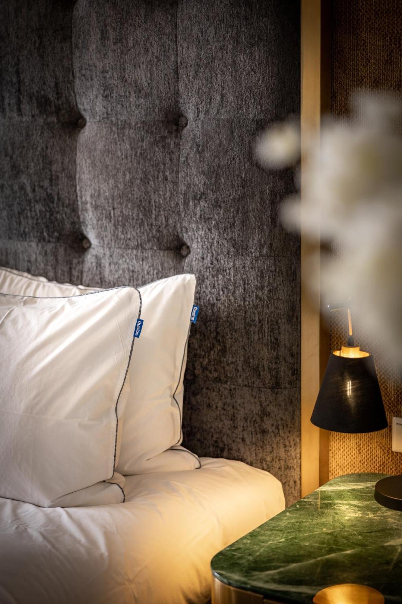 The River Suites Deventer Bagian luar foto